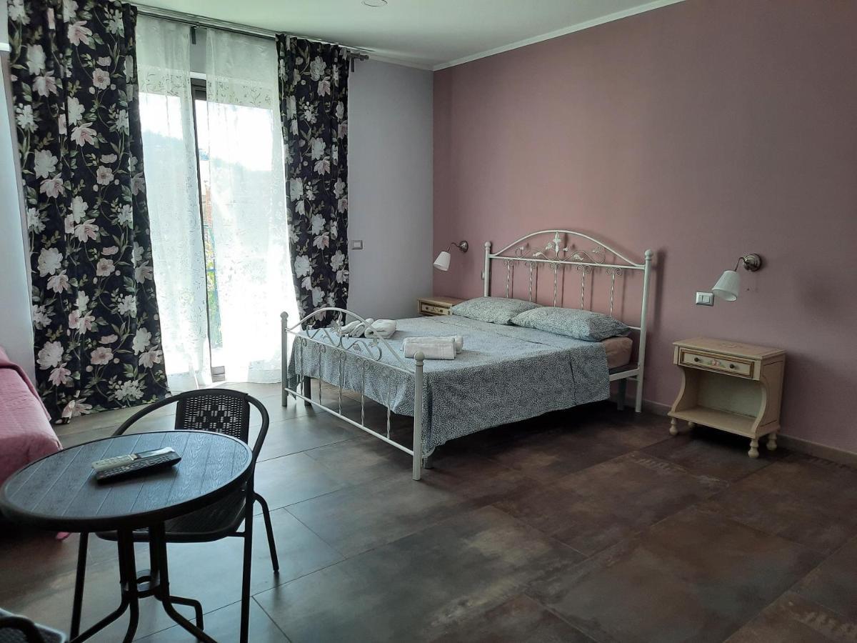 Bed and Breakfast Taorbay Джардини-Наксос Экстерьер фото