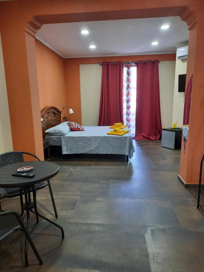 Bed and Breakfast Taorbay Джардини-Наксос Номер фото