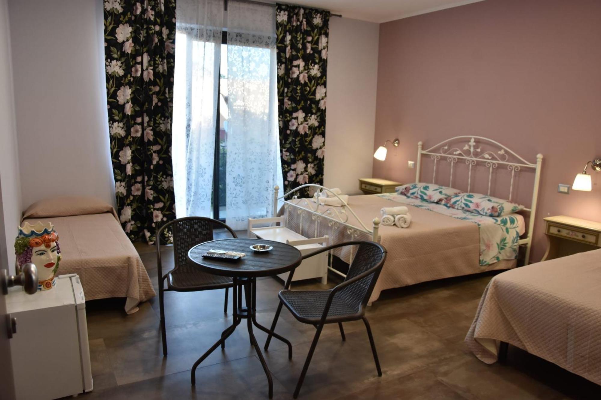 Bed and Breakfast Taorbay Джардини-Наксос Экстерьер фото