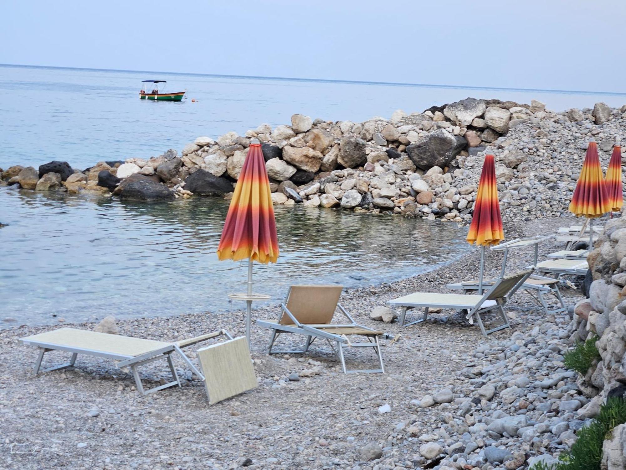 Bed and Breakfast Taorbay Джардини-Наксос Экстерьер фото